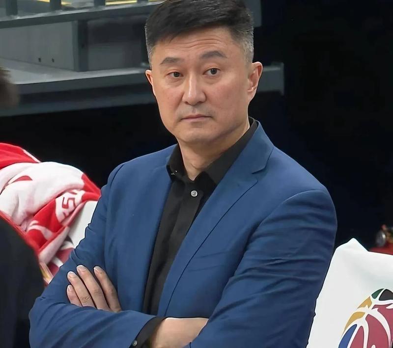  职业球员的职业抉择：黄明依合同到期后的转会启示录 体育新闻 职业球员的职业抉择：黄明依合同到期后的转会启示录 体育新闻 职业球员的职业抉择：黄明依合同到期后的转会启示录 体育新闻