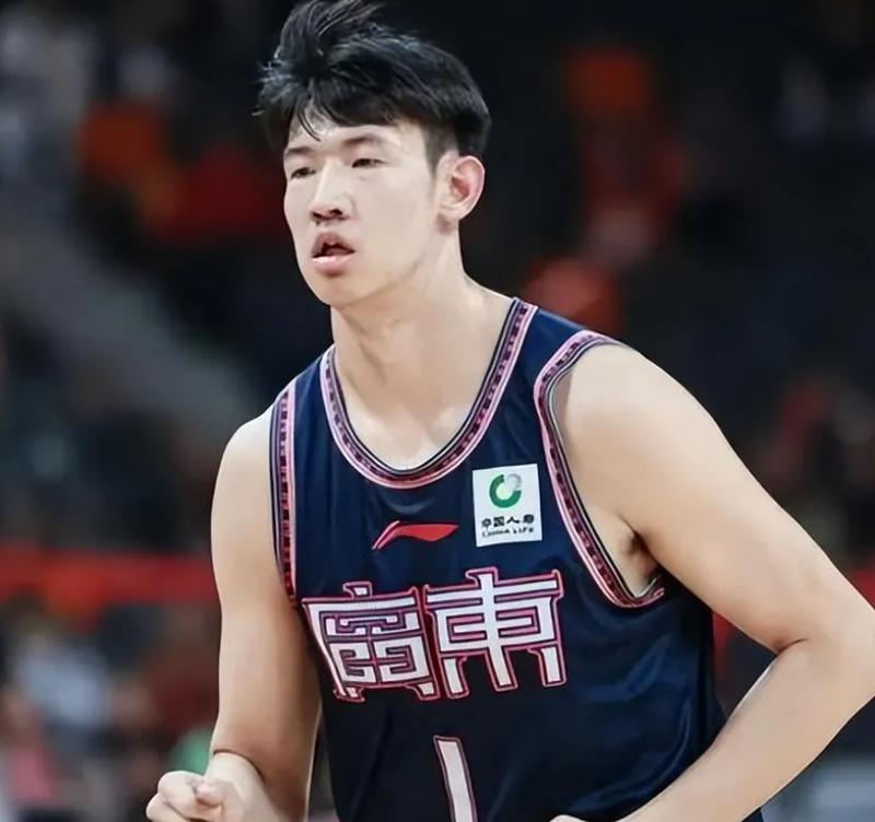  职业球员的职业抉择：黄明依合同到期后的转会启示录 体育新闻 职业球员的职业抉择：黄明依合同到期后的转会启示录 体育新闻 职业球员的职业抉择：黄明依合同到期后的转会启示录 体育新闻
