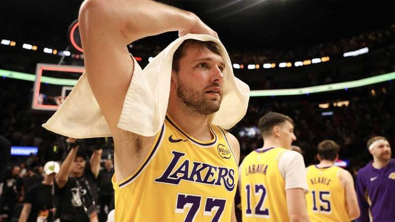技术犯规背后的赛场博弈：东契奇的情绪管理与NBA判罚体系深度解析